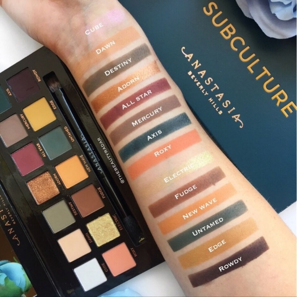ABH subculture eyeshadow palette - Picture 4 of 5